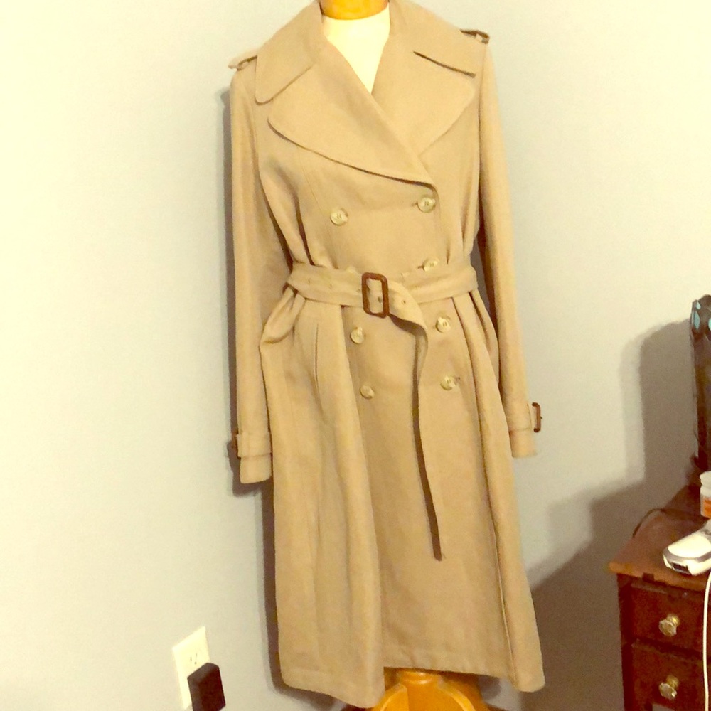 Burberry trench coat US 10 beige tan